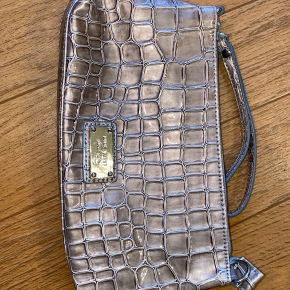Nine West Clutch - Picture 1 of 3